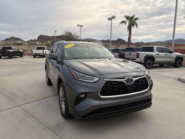 Certified Used 2021 MAGNETIC GRAY MET. Toyota  image 3