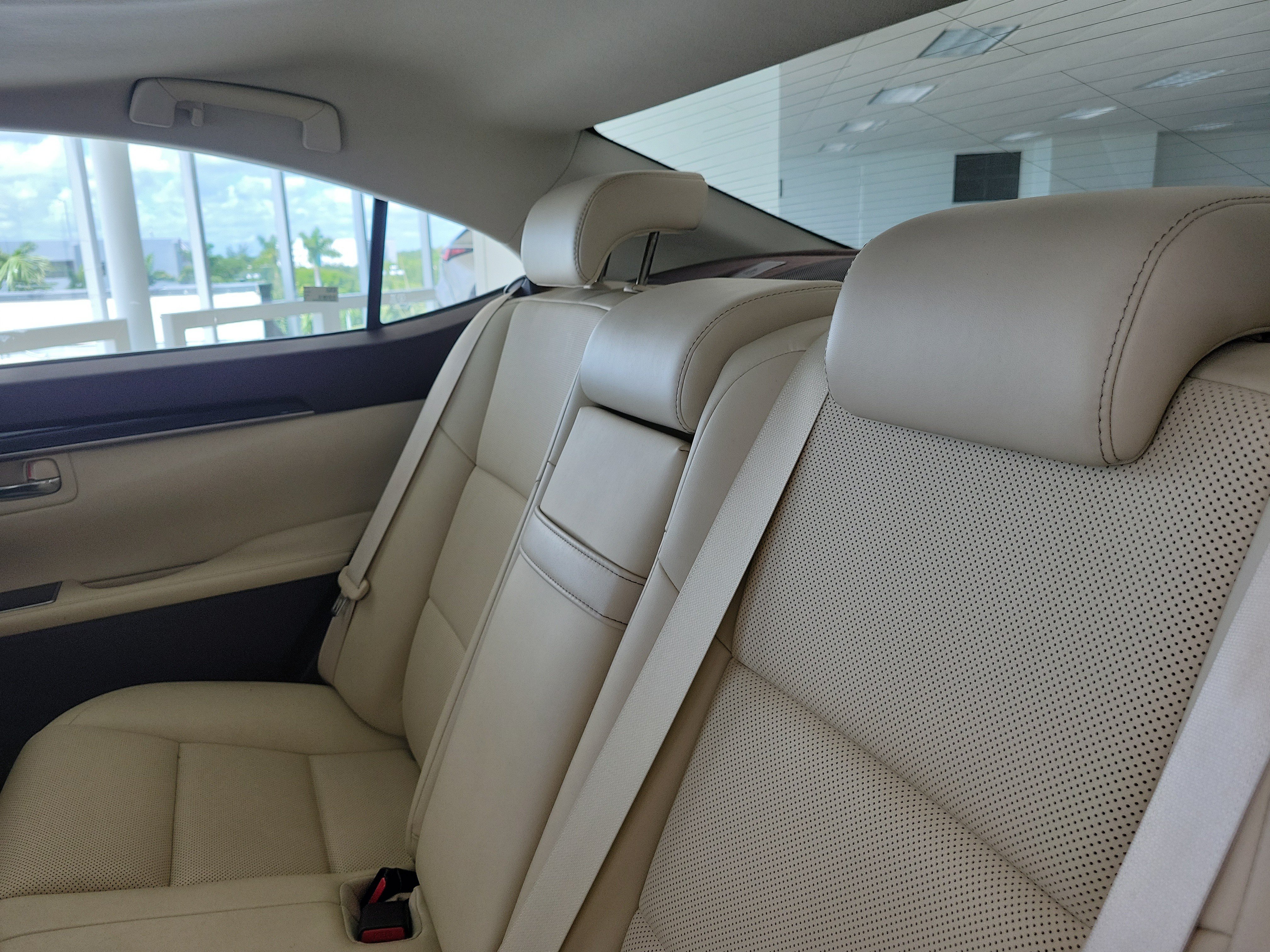 Used 2018 Silver Lexus ES 350 image 12