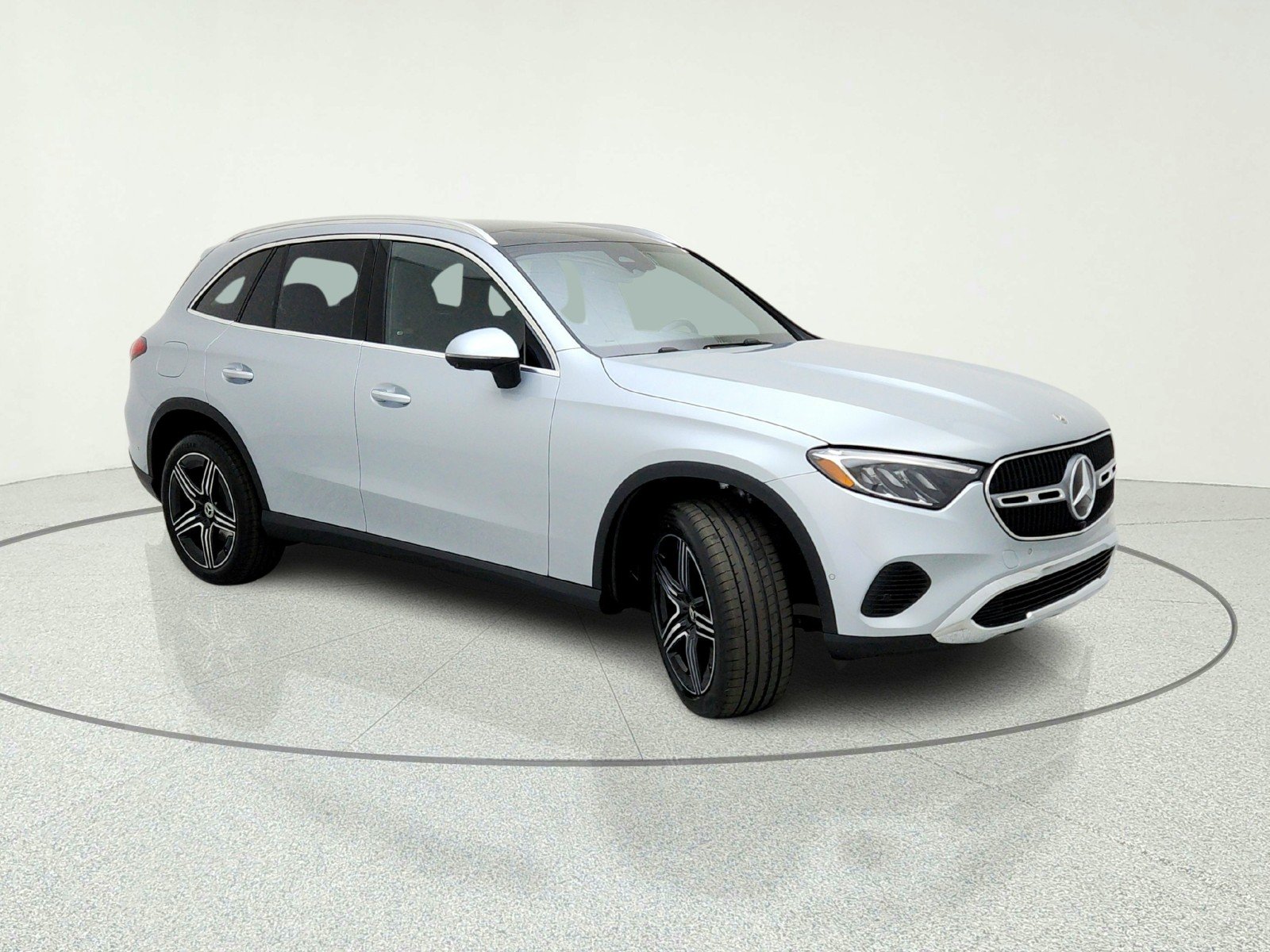 New 2026 Cirrus Silver Metallic Mercedes-Benz GLC 300 SUV image 5