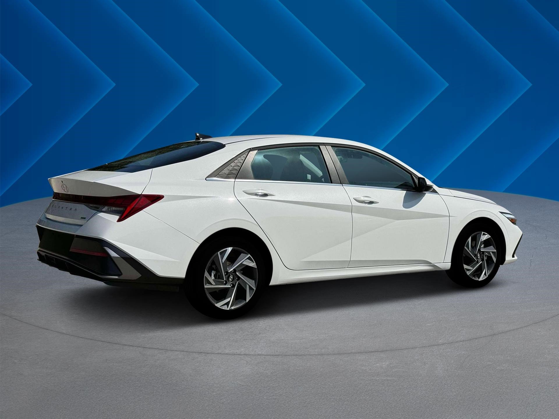 2025 Hyundai Elantra Limited - Photo 9