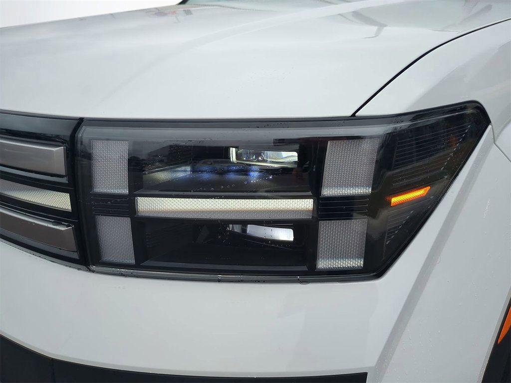 New 2026 White Hyundai SEL FWD image 10