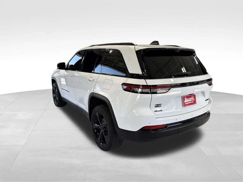 Used 2023 White Jeep Limited image 5