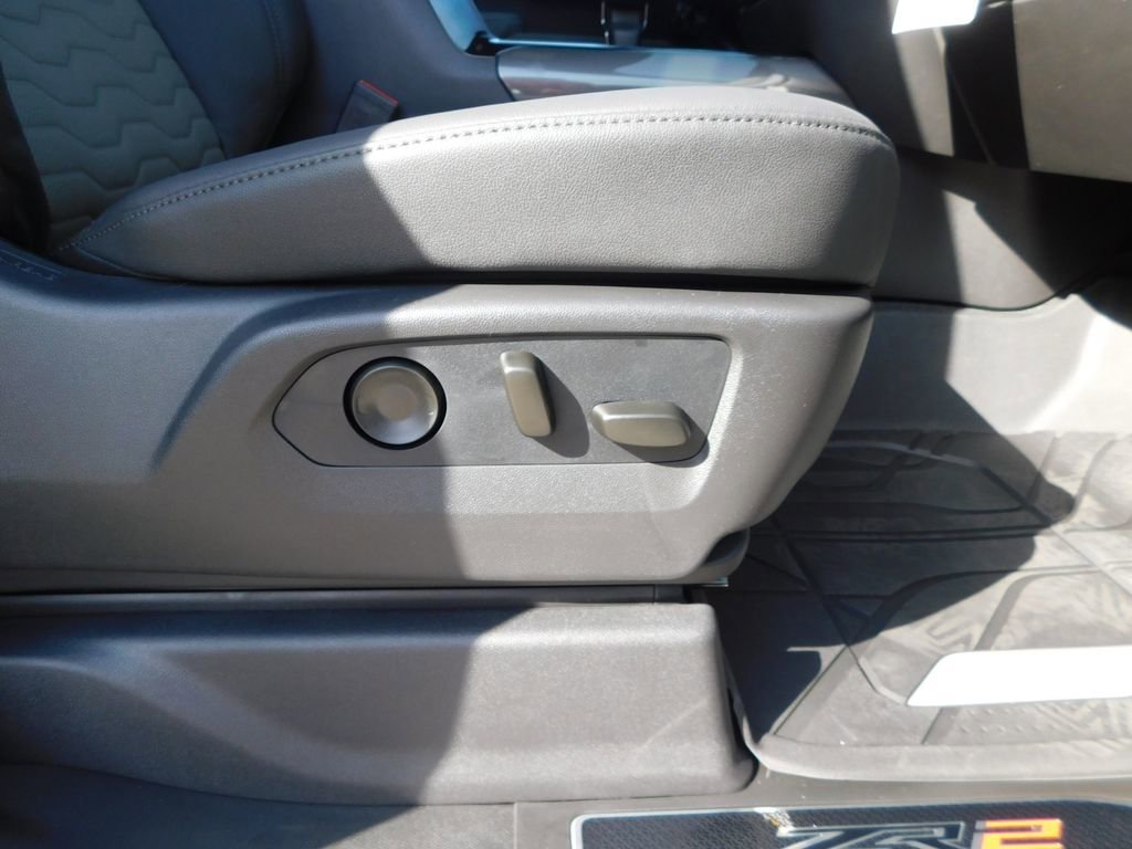 2026 Chevrolet Silverado 1500 ZR2 - Photo 23