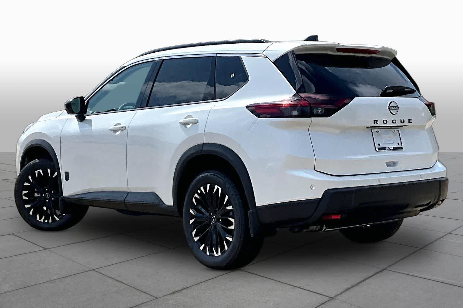 New 2026 Everest White Pearl TriCoat Nissan Dark Armor image 7