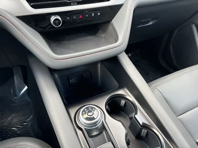 New 2026 Star White Metallic Tri-Coat Ford Active image 27