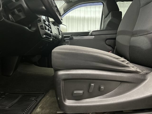 Used 2018 RED QUARTZ TINTCOAT GMC SLE image 17