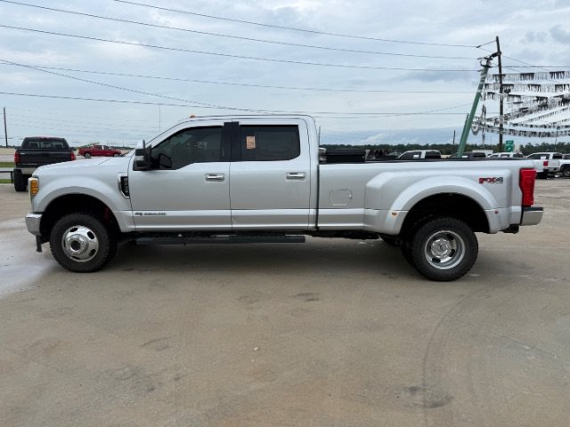 Used 2017 Silver Ford XLT image 2