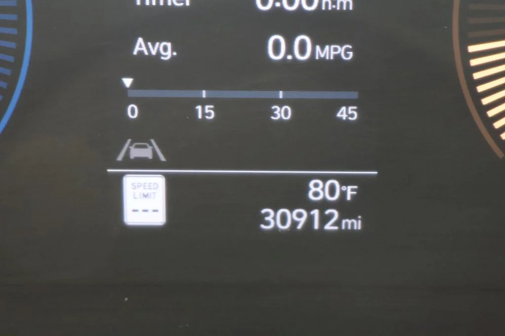 Used 2024 Yellow Hyundai SEL image 13