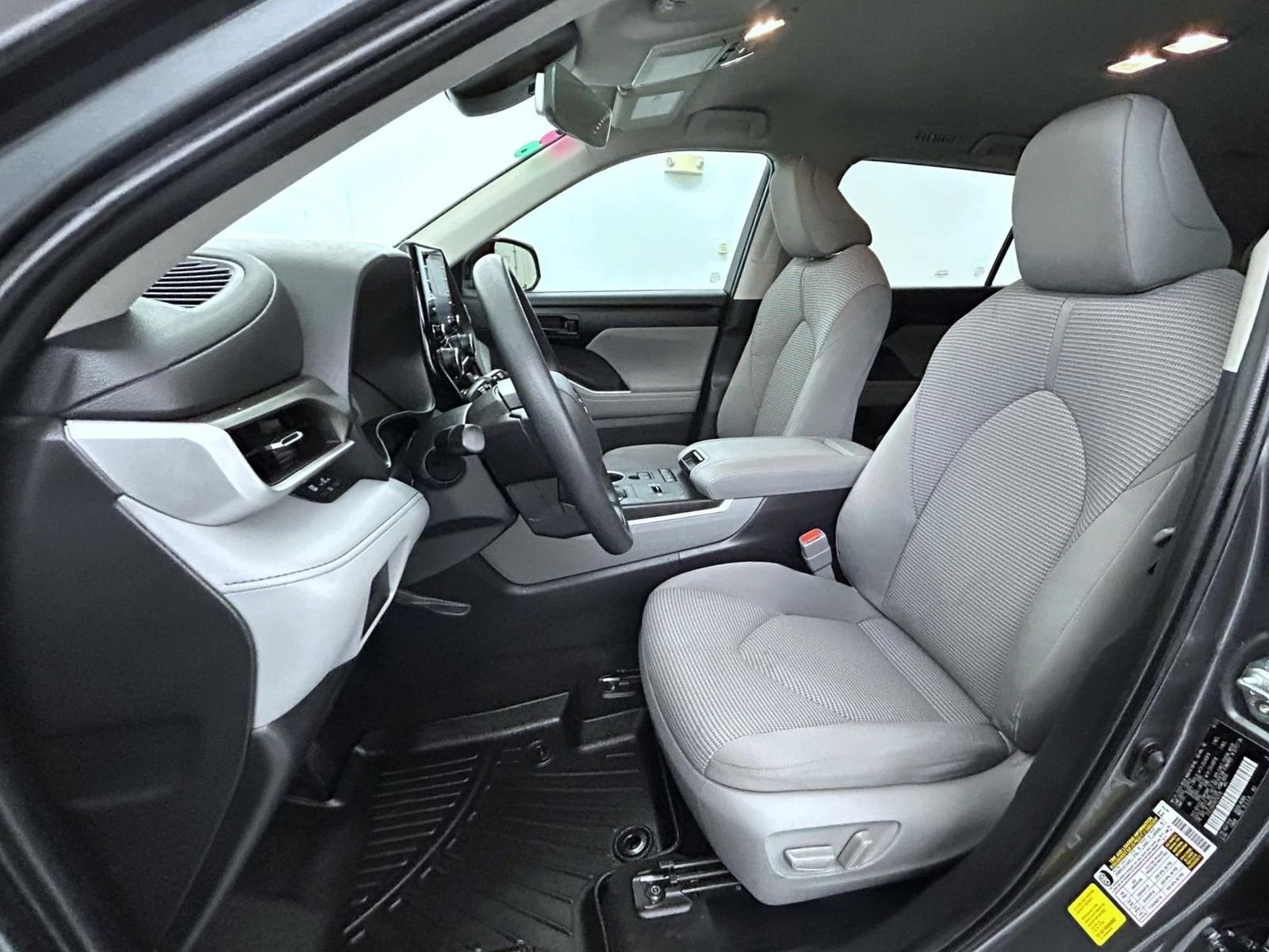 Used 2022 Gray Toyota L image 10