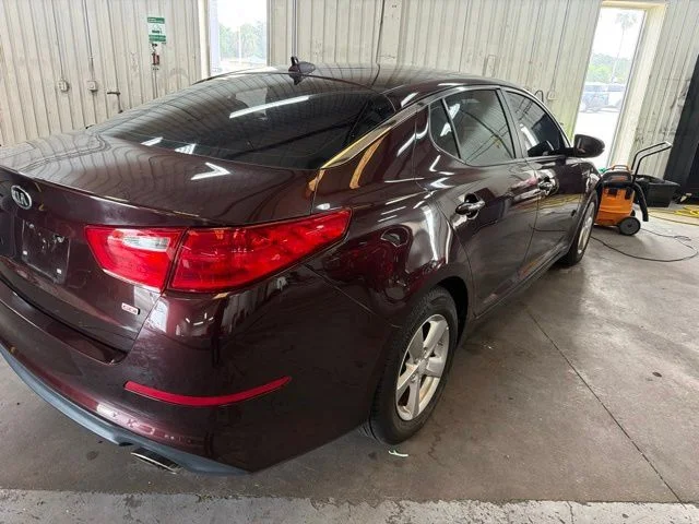Used 2015 Red Kia LX image 3