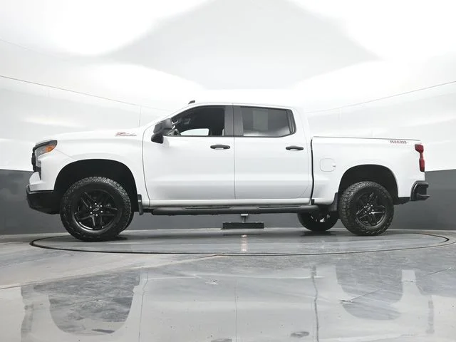 Used 2025 White Chevrolet Custom Trail Boss image 21