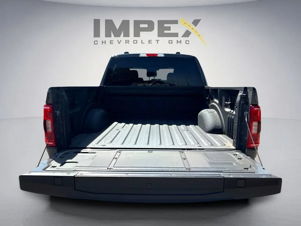 Used 2021  Ford XL image 30