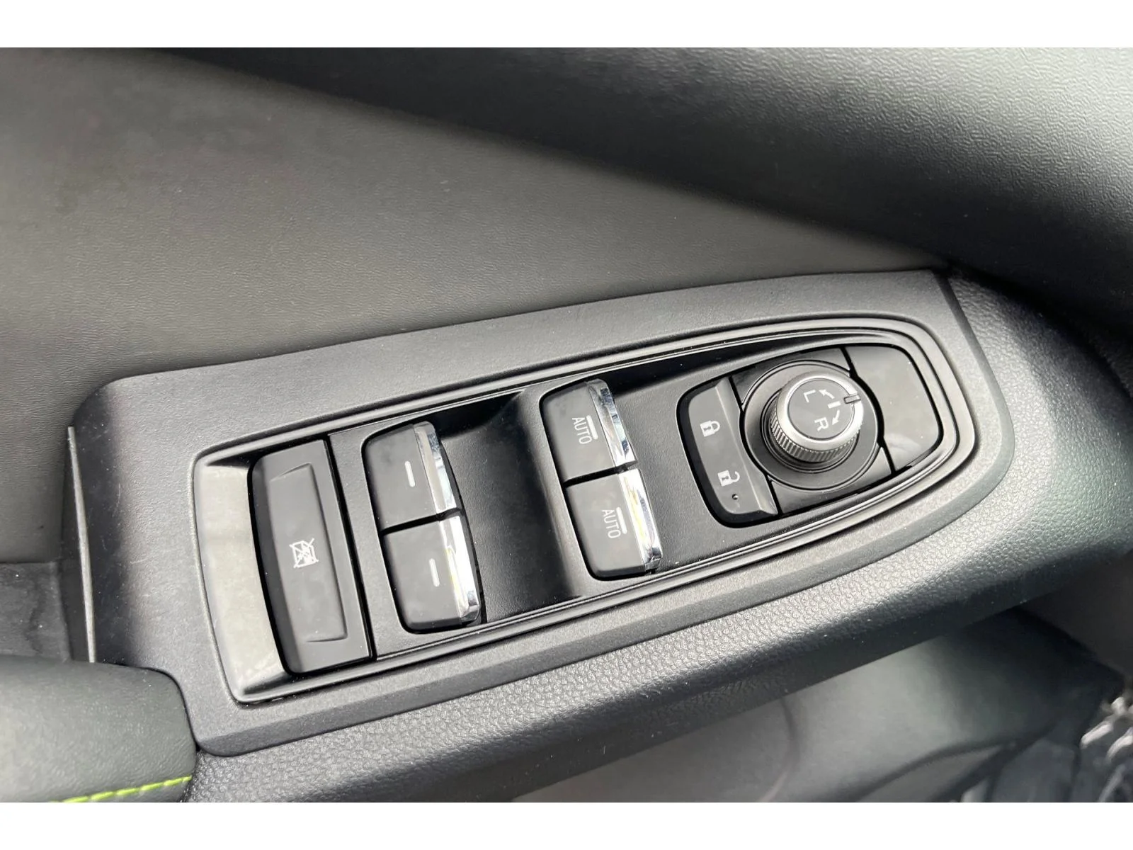 Used 2024 Magnetite Gray Metallic Subaru Onyx Edition image 12