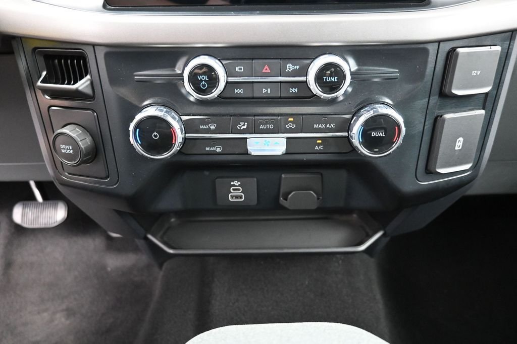 Used 2025 Gray Ford XLT image 28