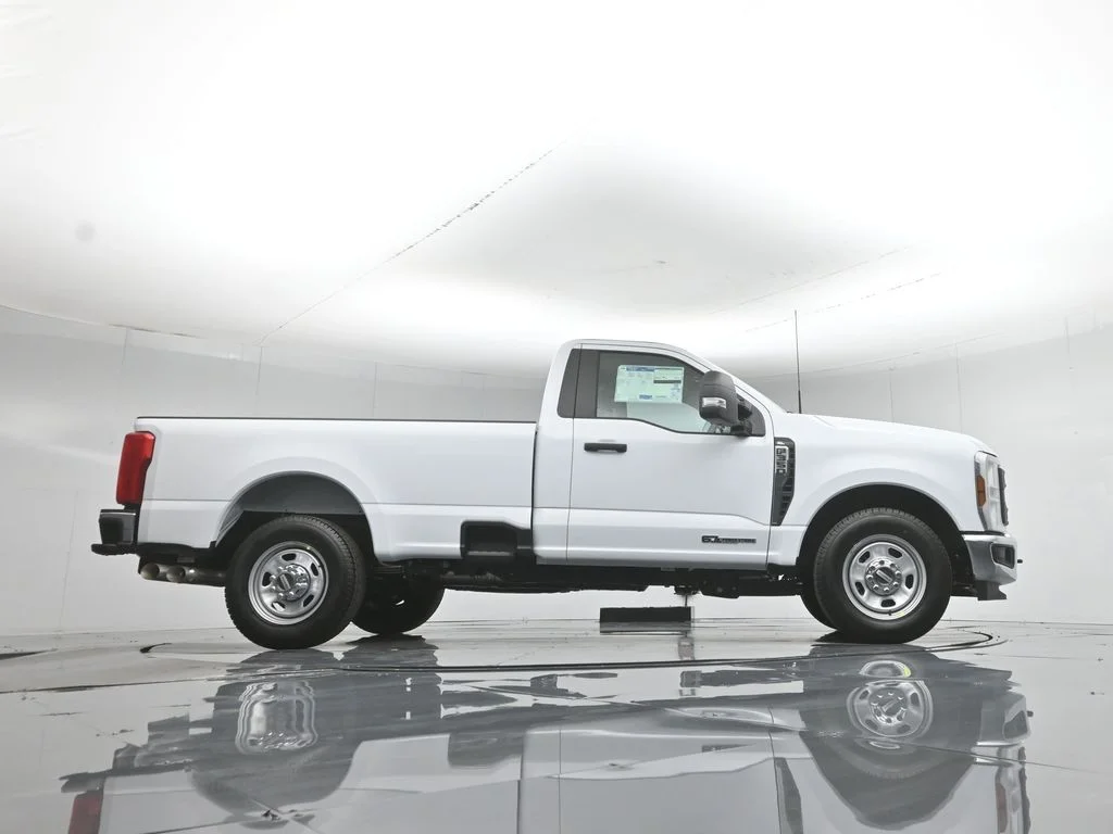New 2026 Oxford White Ford XL image 42