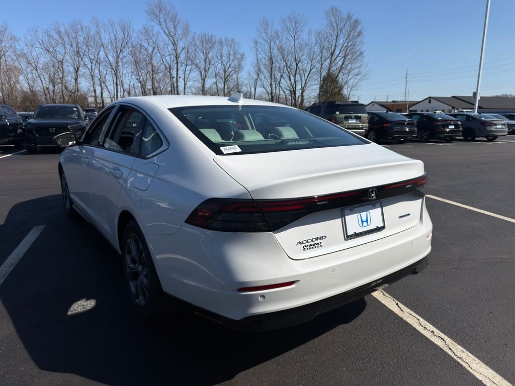 New 2026 Platinum White Pearl Honda EX-L image 3