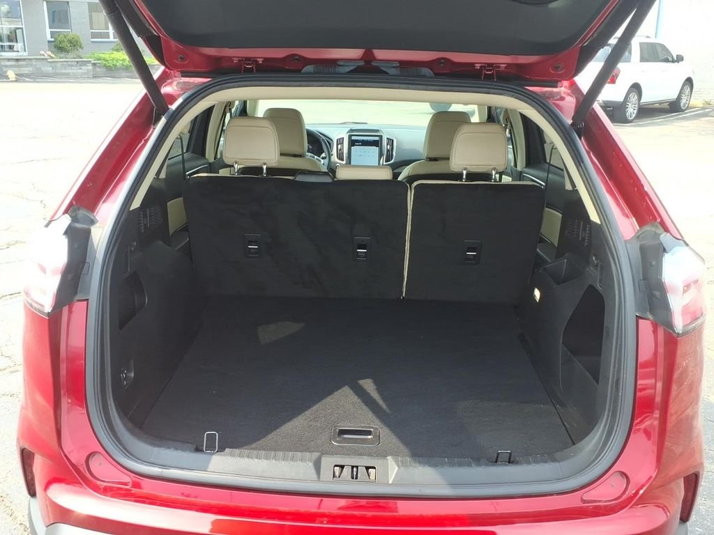 Used 2023 Red Ford SEL image 33