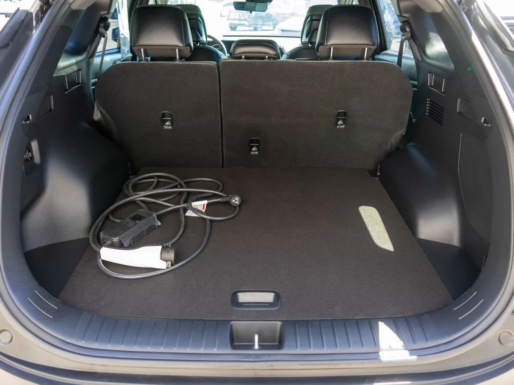 Used 2025 Black Kia X-Line Prestige image 33