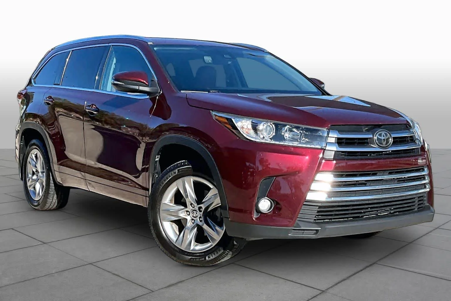 Used 2017 Ooh La La Rouge Mica Toyota Limited image 3
