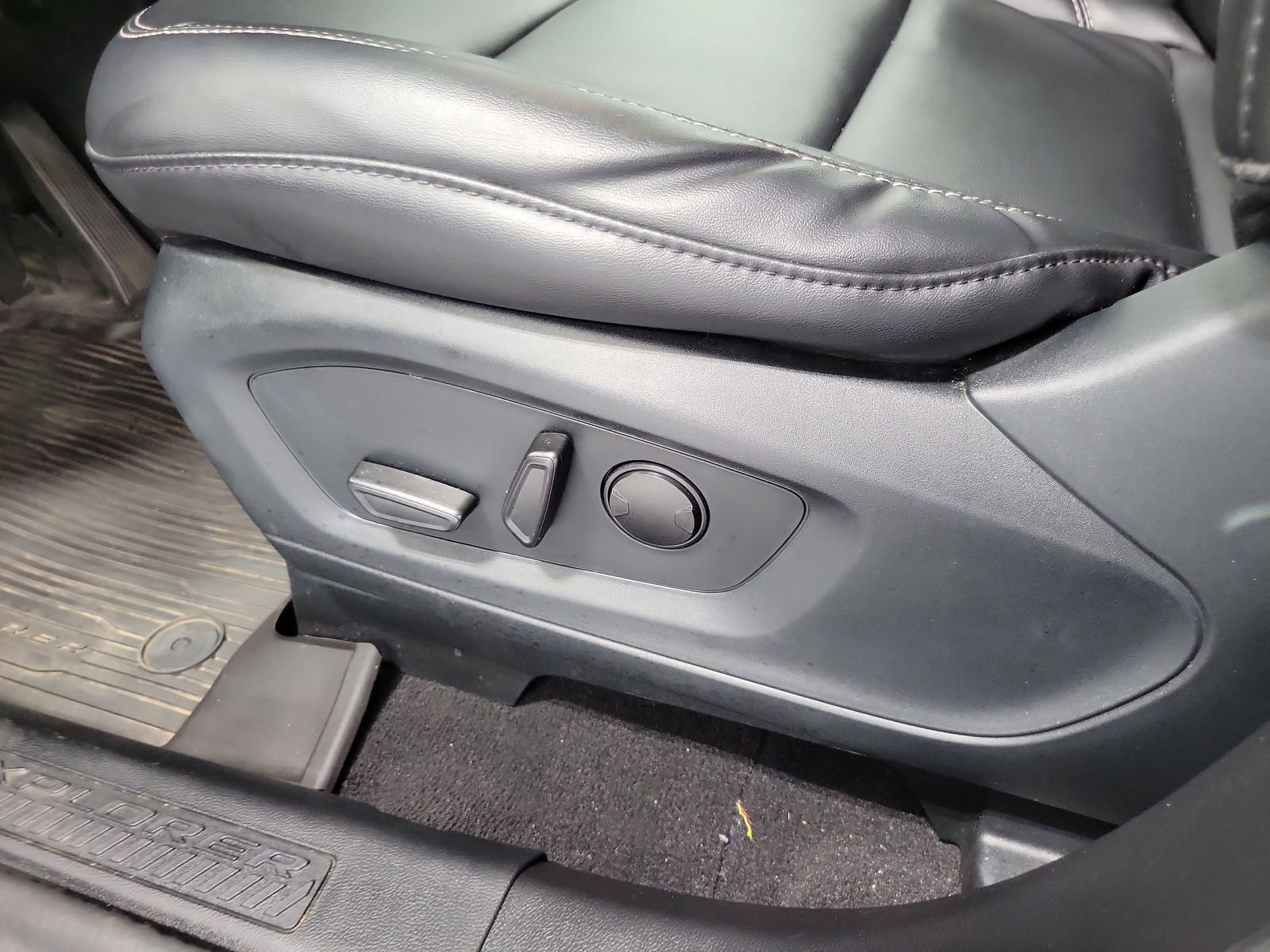 Certified Used 2023 Silver Ford XLT image 9