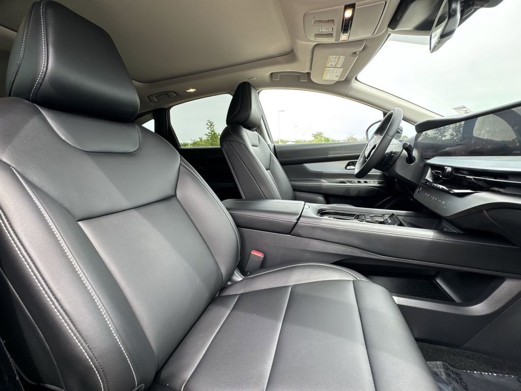 Used 2025 Blue Nissan SL image 27