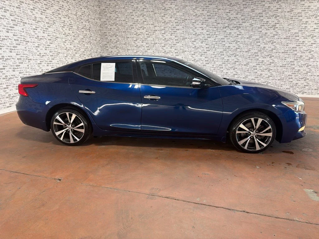 Used 2017 Deep Blue Pearl Nissan 3.5 SV image 8