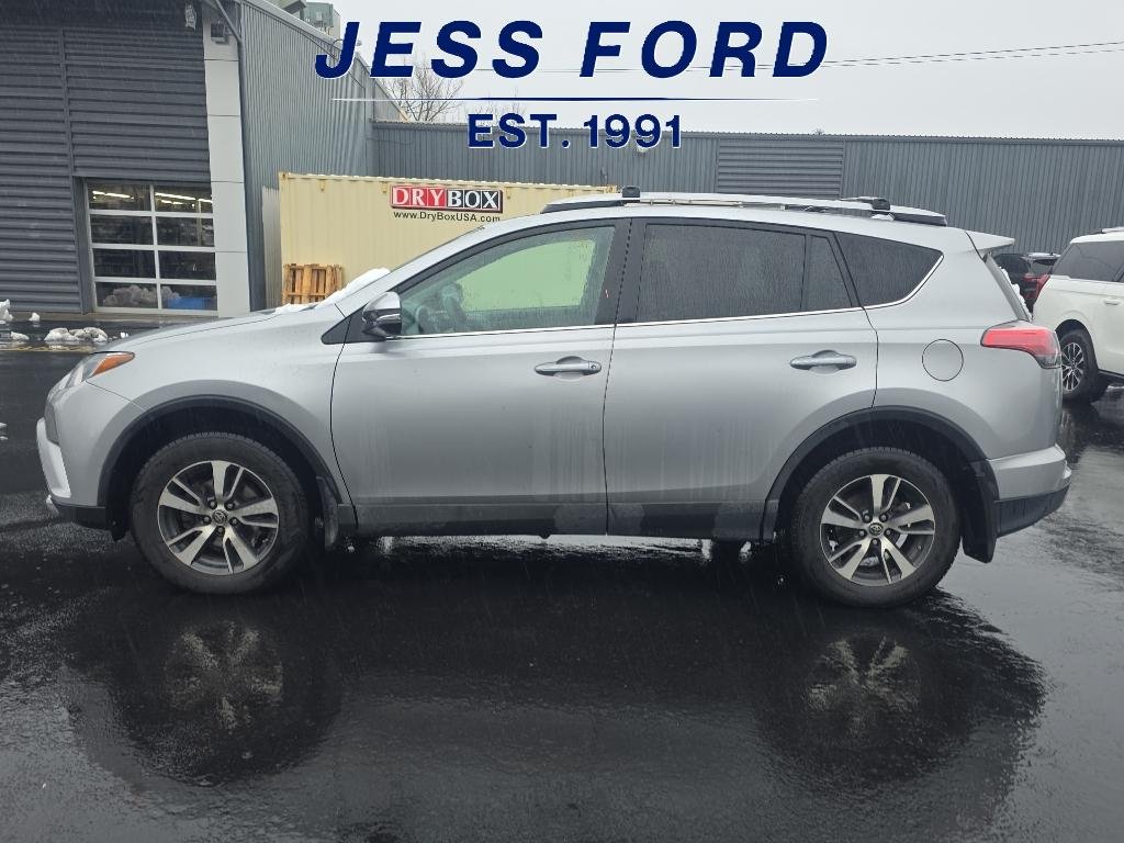 Used 2018 Toyota RAV4 XLE with VIN 2T3RFREV0JW723651 for sale in Grand Coulee, WA