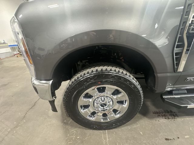 New 2026 Gray Ford Lariat image 23