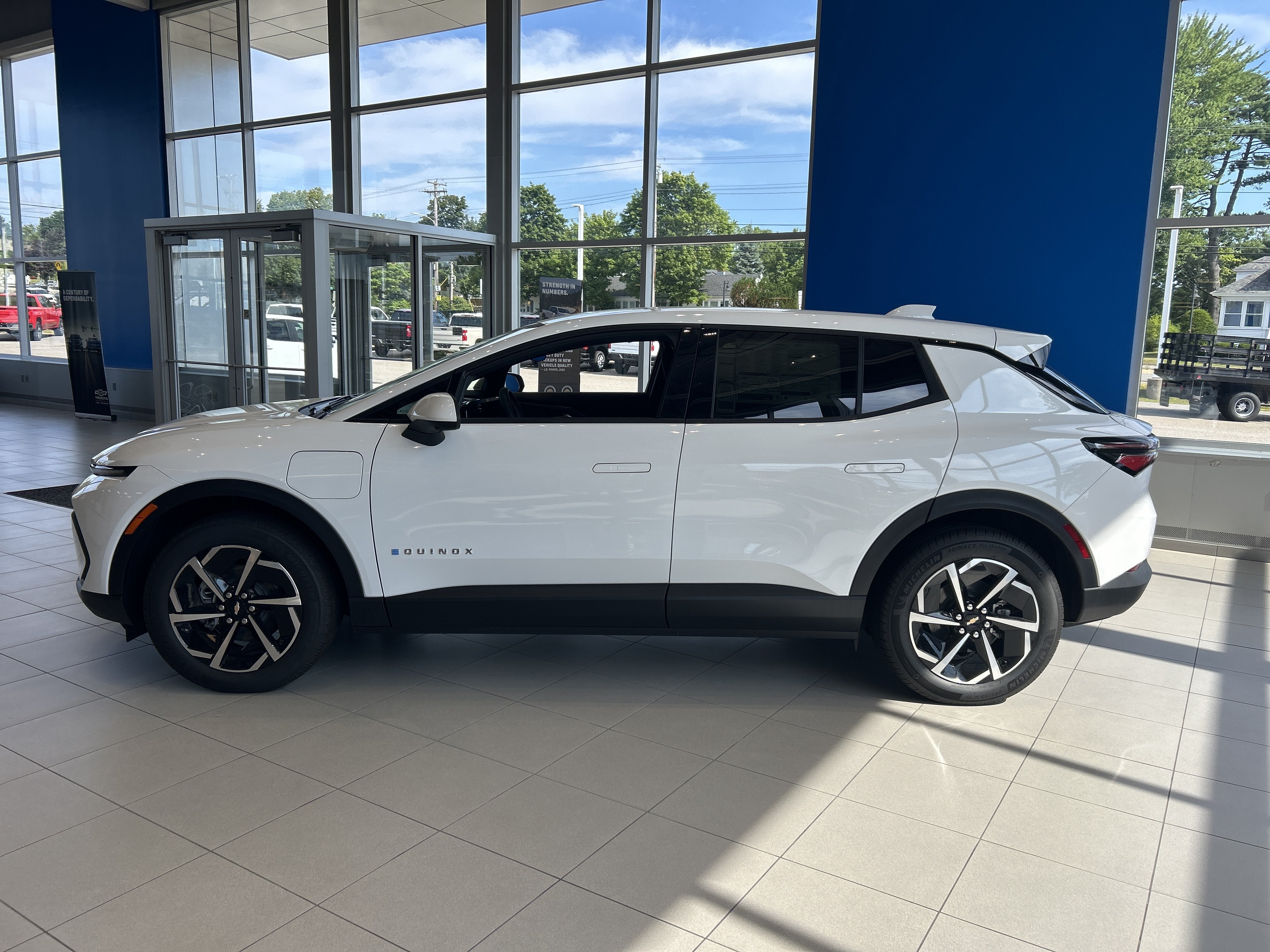 2026 Chevrolet Equinox EV 1LT - Photo 6