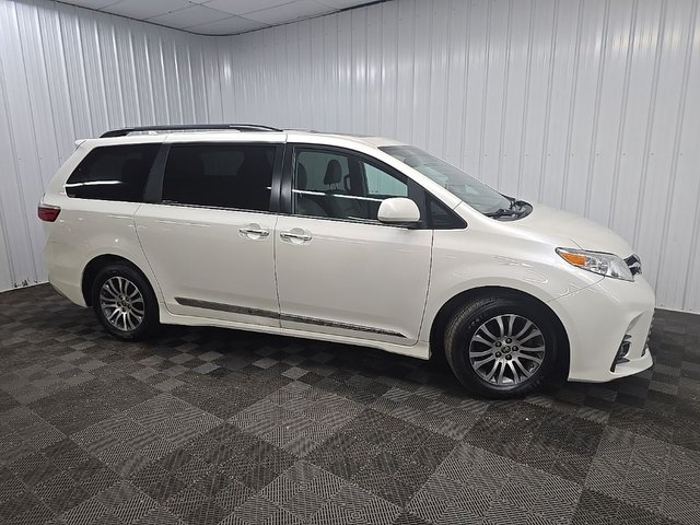 2020 Toyota Sienna 2020 Toyota Sienna XLE 4D Passenger Van
