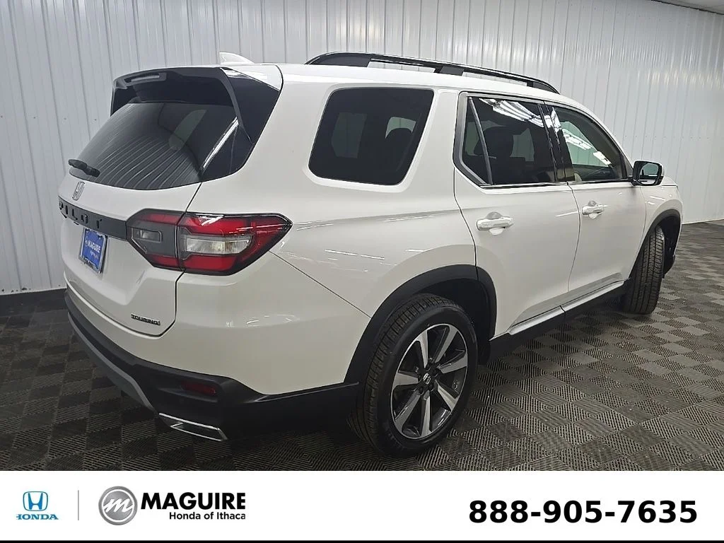 Used 2025 Platinum White Pearl Honda Touring image 10