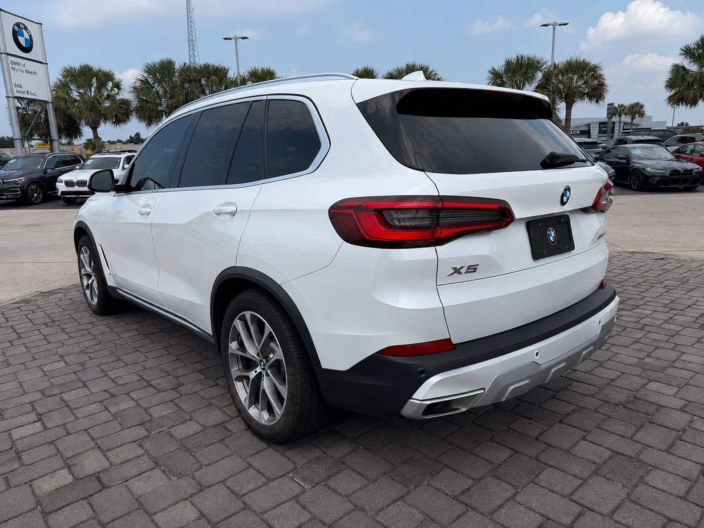 Used 2019 Mineral White Metallic BMW xDrive40i image 11