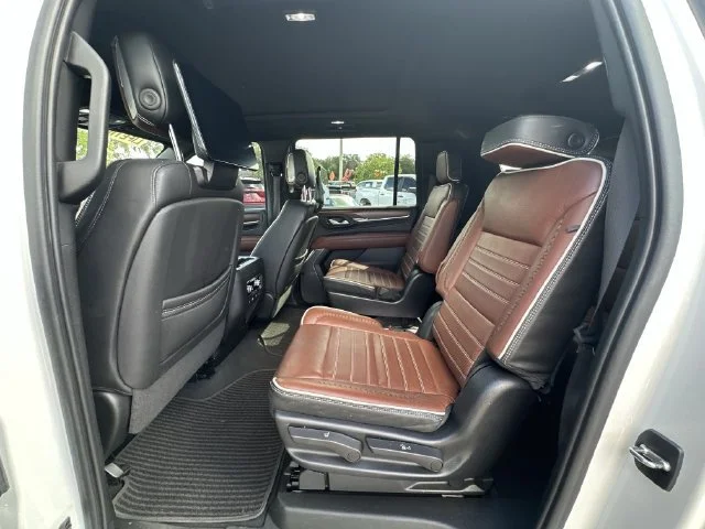 Used 2023 WHITE FROST TRICOAT GMC Denali Ultimate image 19