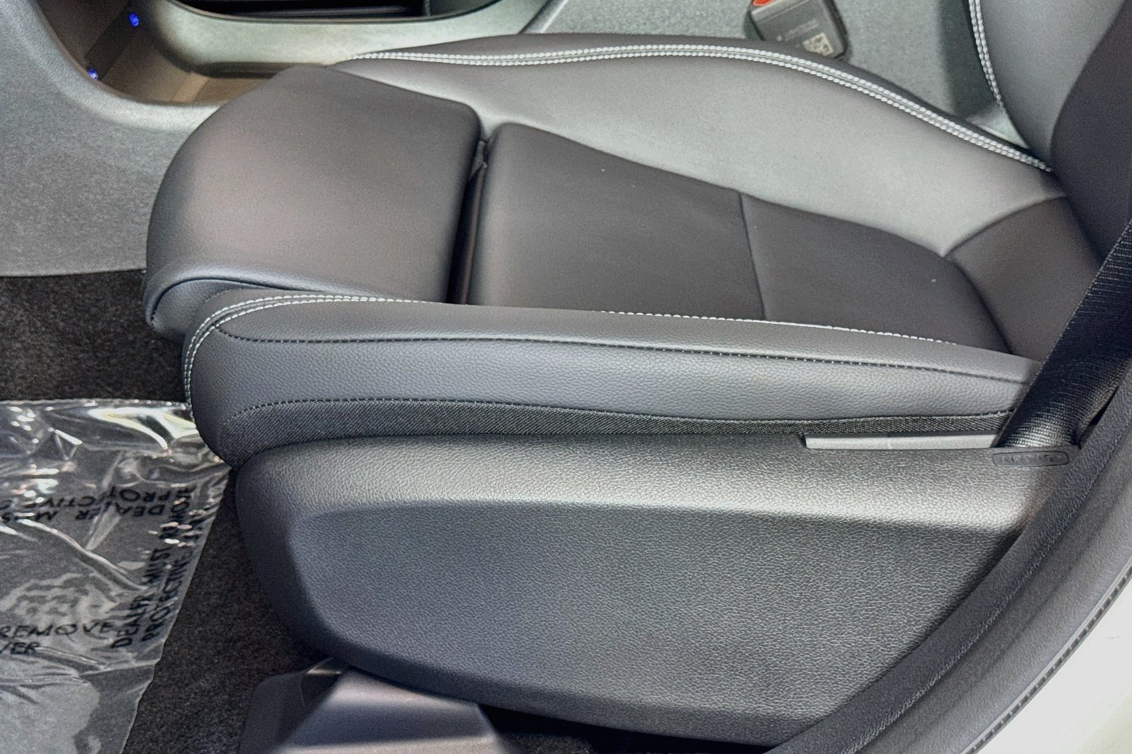 New 2027 Polar White Mercedes-Benz CLA 220 Hybrid image 17