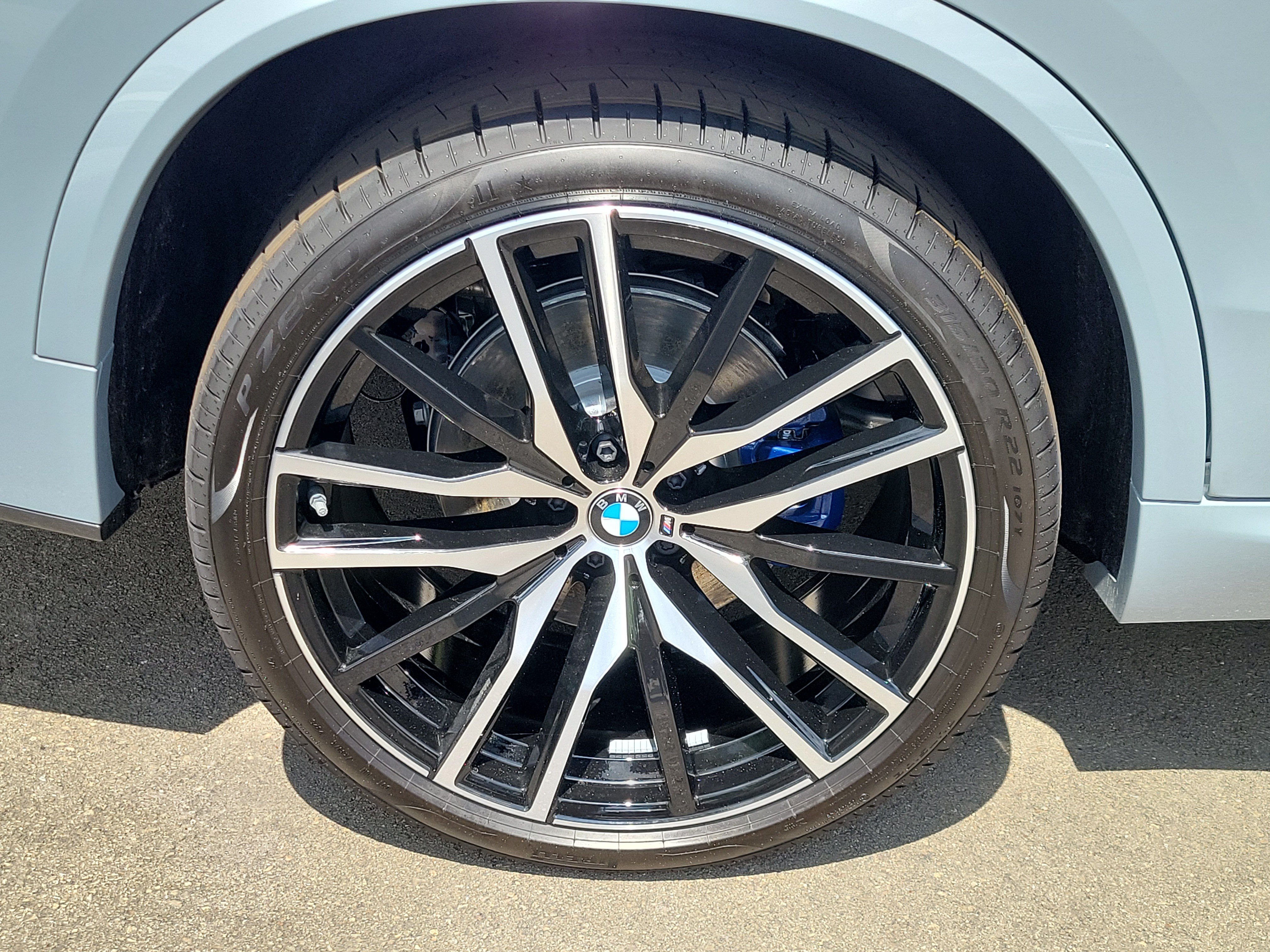 New 2026 Brooklyn Grey Metallic BMW sDrive40i image 5