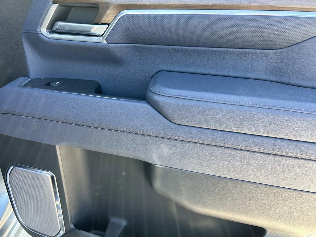 Used 2025 Sterling Gray Metallic Chevrolet High Country image 17