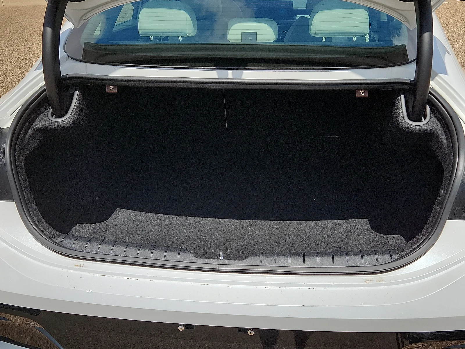 Used 2025 White Hyundai SEL image 8