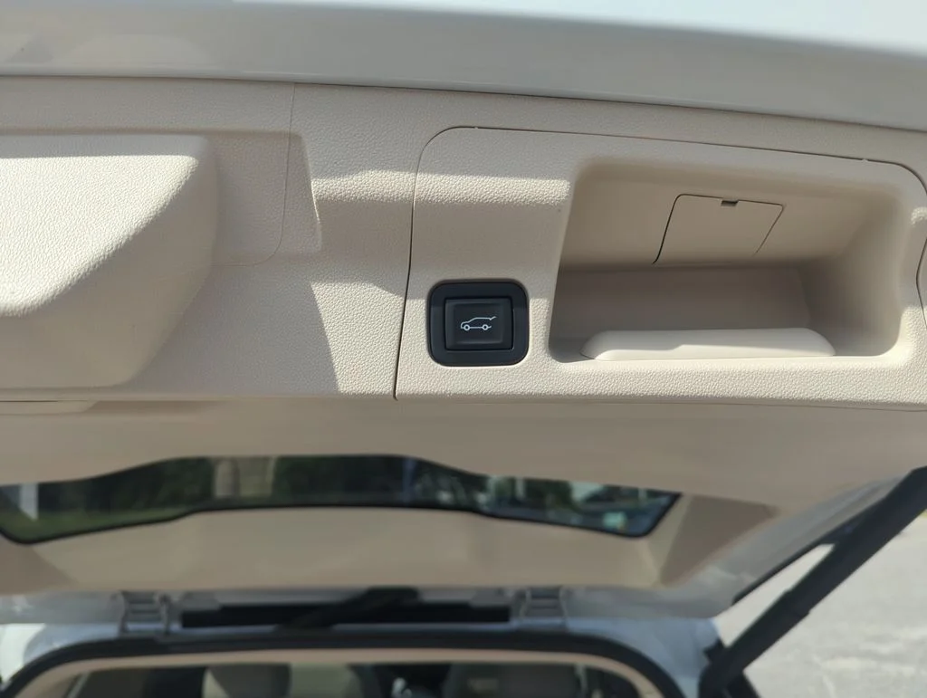Used 2021 White GMC Denali image 35