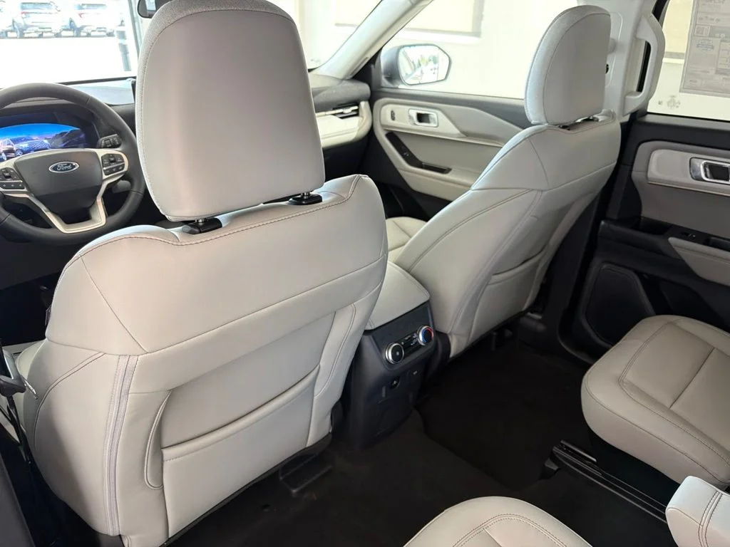New 2026 Space White Metallic Ford Active image 25