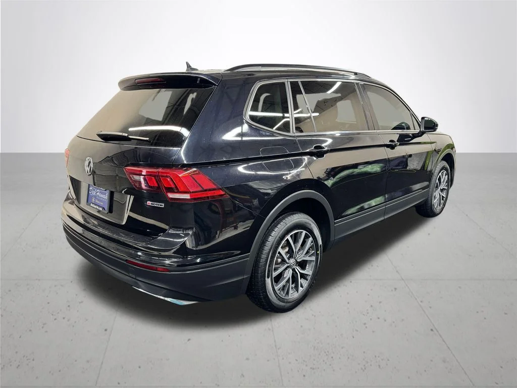 Used 2019 Black Volkswagen 2.0T SE image 8