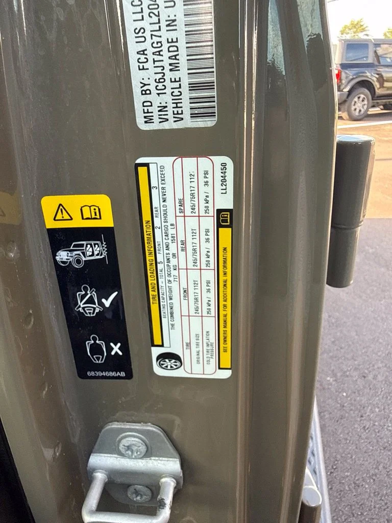 Certified Used 2020  Jeep Sport image 40