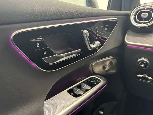 New 2027 Black Mercedes-Benz GLC 300 image 39