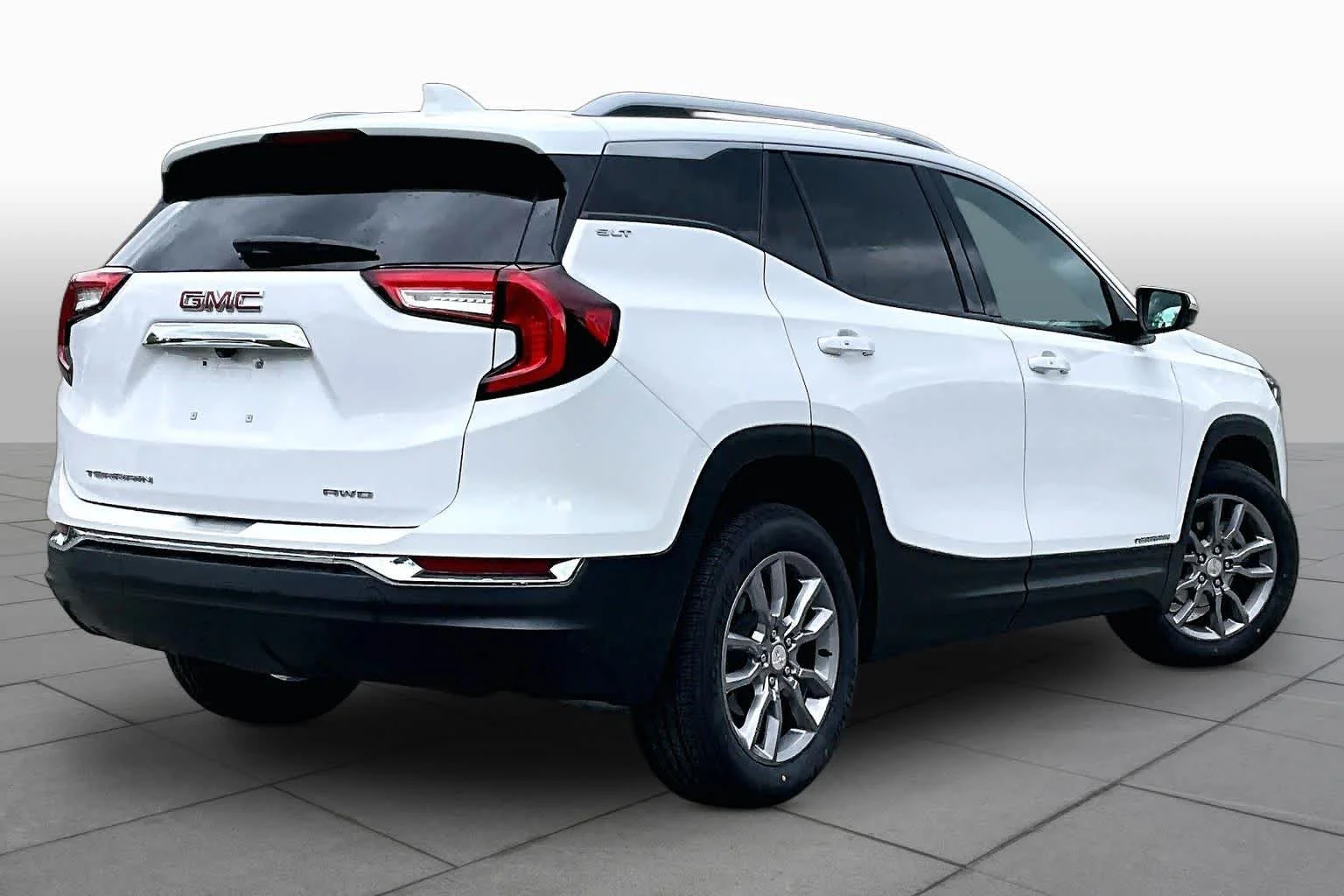 Used 2024 Summit White GMC SLT image 13