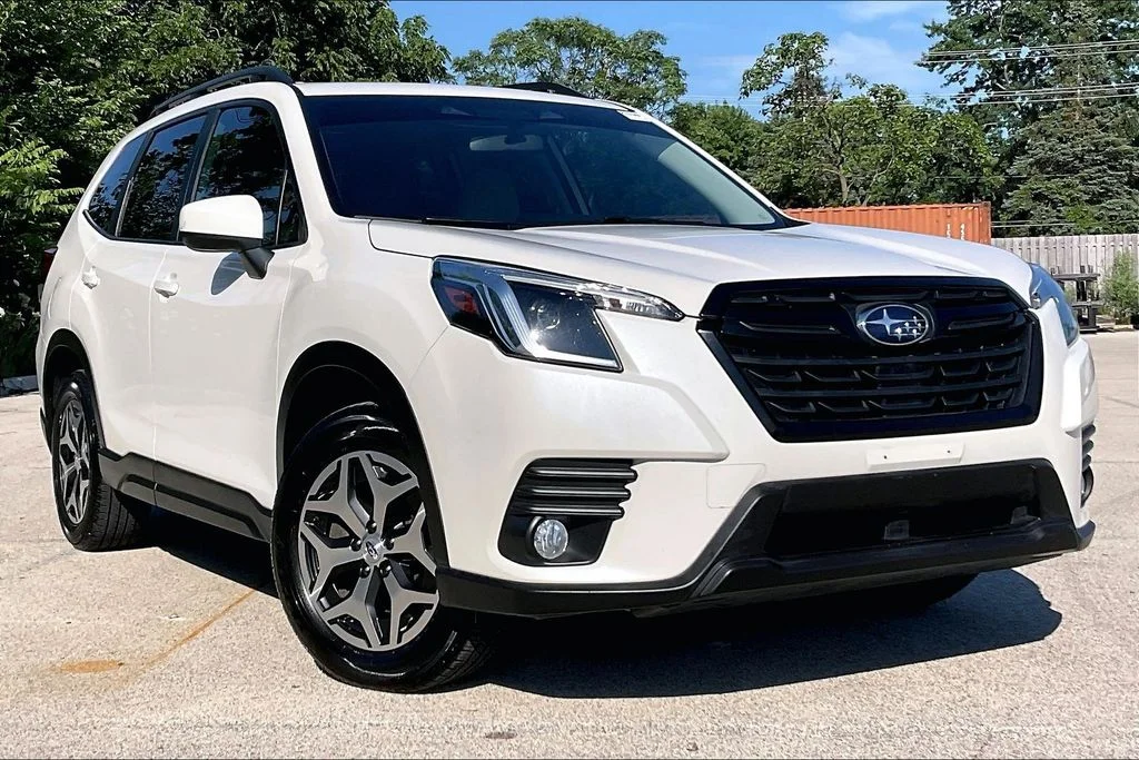 Used 2023 White Subaru Premium image 34