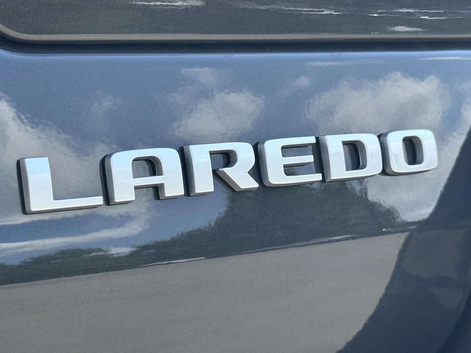 New 2026 Baltic Gray Metallic Clearcoat Jeep Laredo X image 14
