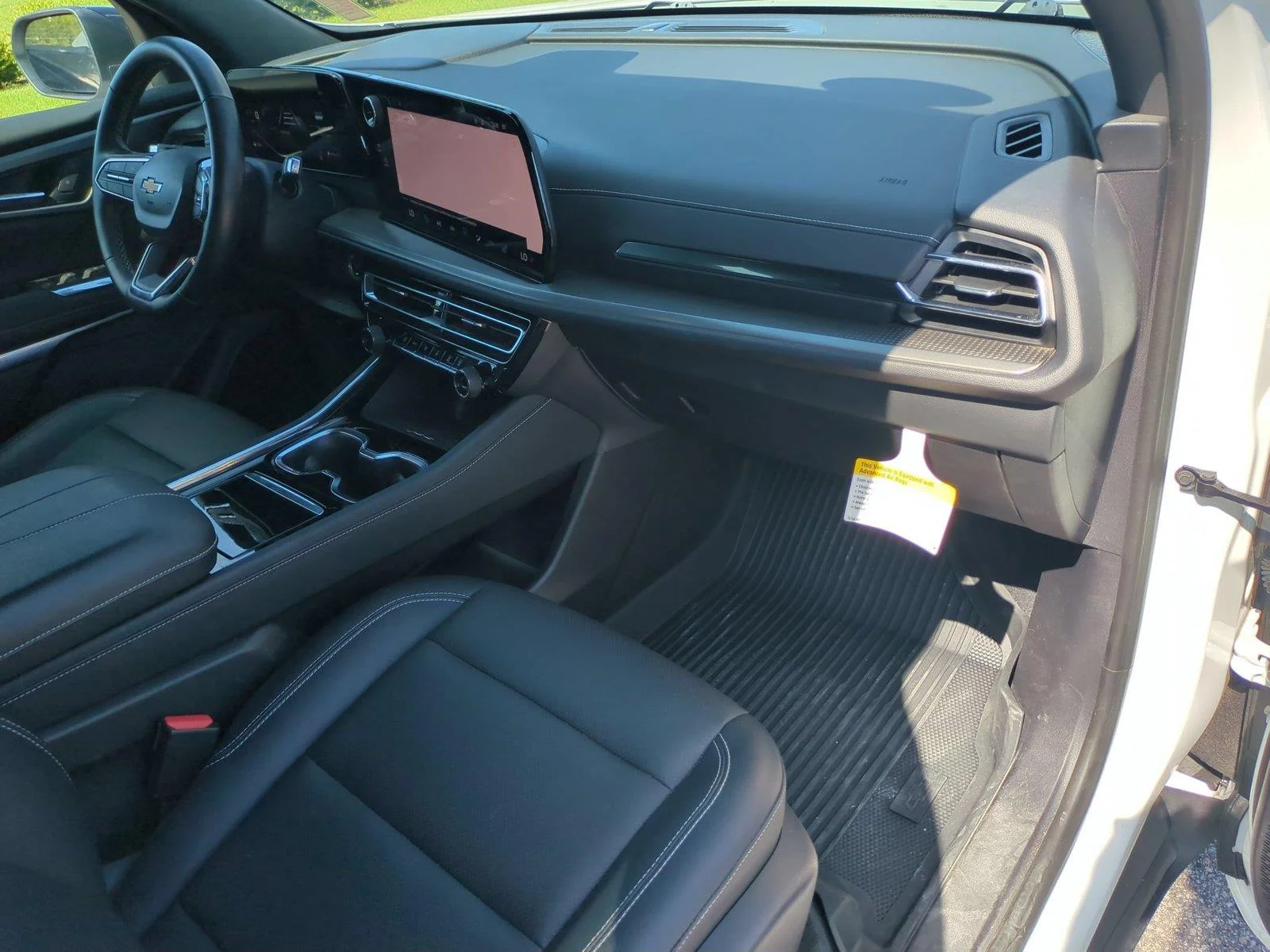 Used 2024 Summit White Chevrolet FWD LT image 40
