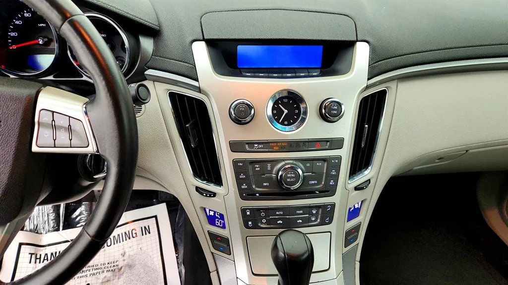 Used 2014 White Diamond Tricoat Cadillac 2dr Coupe RWD image 17