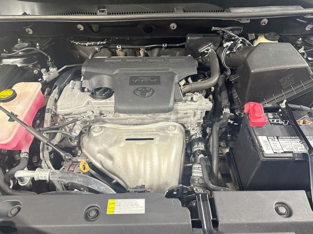 Used 2018 Gray Toyota LE image 26