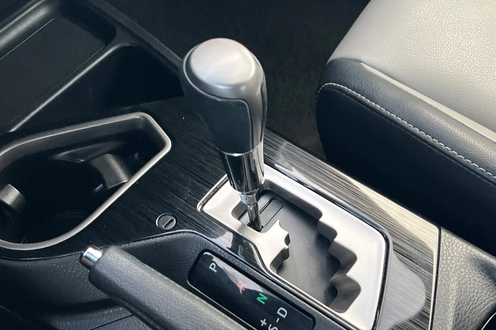 Used 2018 Silver Sky Metallic Toyota Limited image 22