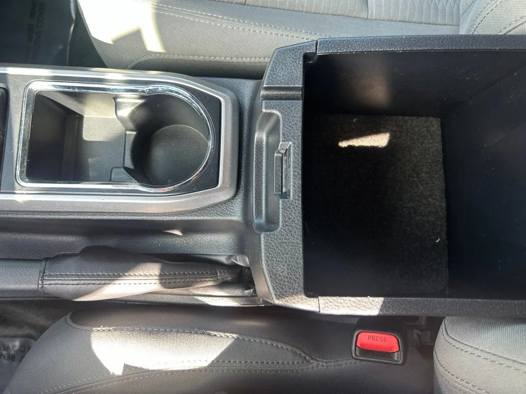 Used 2016 Red Toyota SR5 image 23